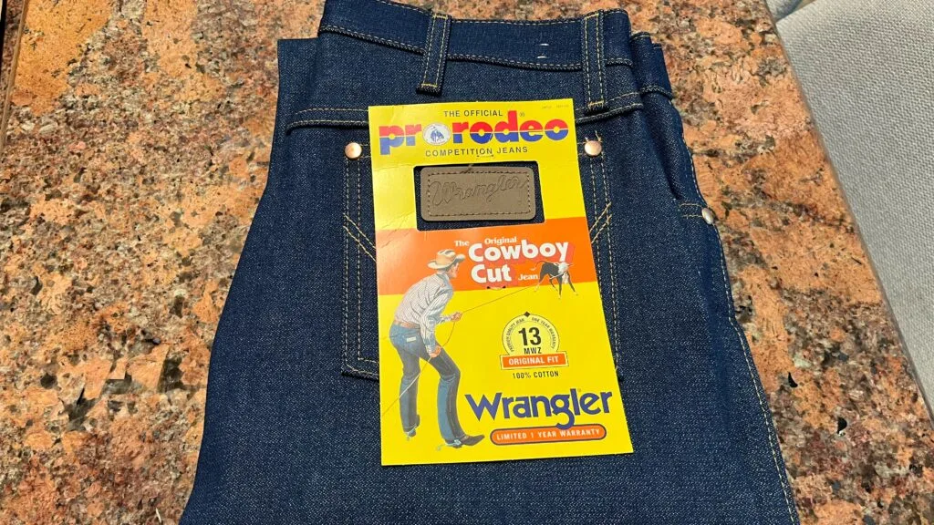 Imagen de un nuevo par de jeans Wrangler.